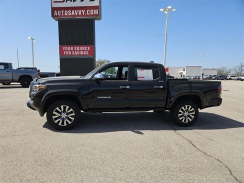 Used 2023 Toyota Tacoma Limited image 5