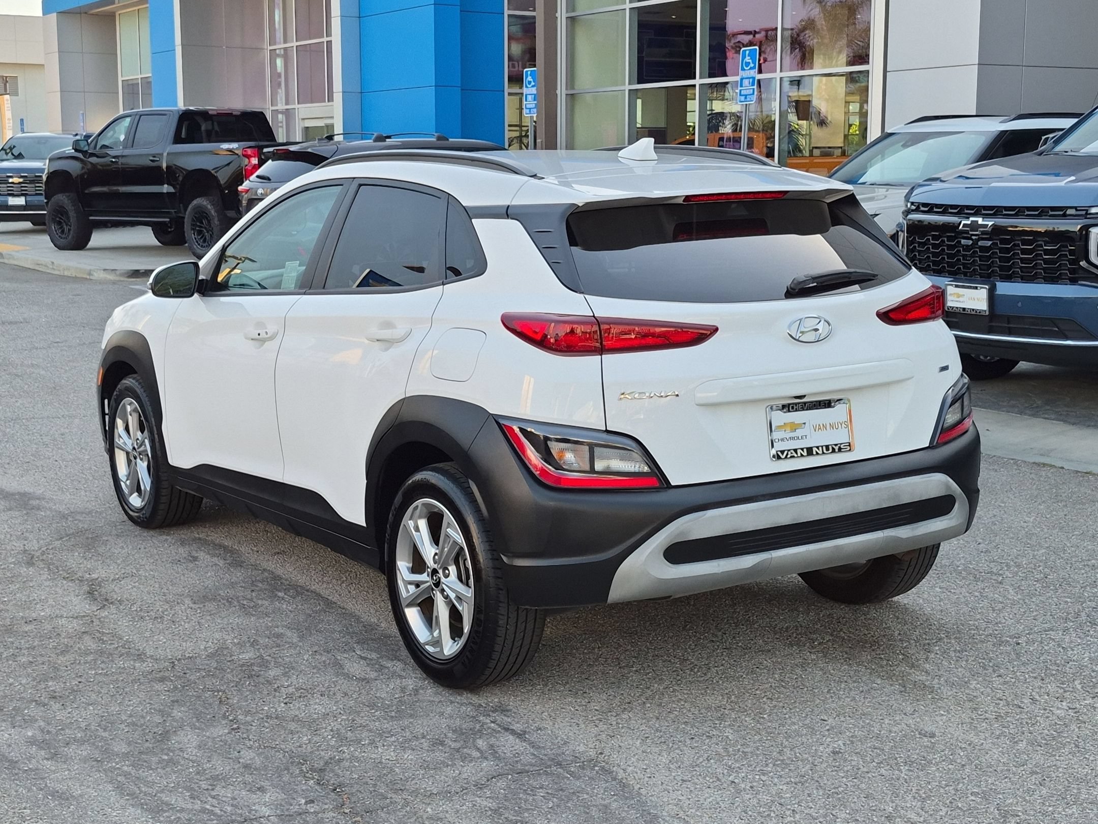 Used 2023 Hyundai Kona SEL AWD/4WD image 7