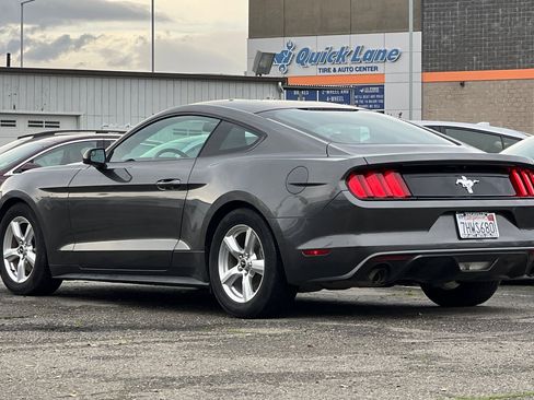 Used 2015 Ford Mustang Coupe image 6