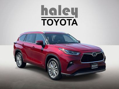 Used 2024 Toyota Highlander Platinum