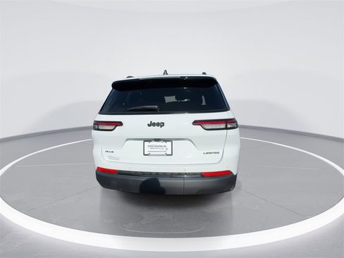 Used 2025 Jeep Grand Cherokee L Limited w/ Black Appearance Package image 7