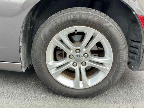Used 2015 Dodge Charger SE RWD image 14
