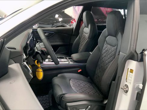 New 2026 Audi Q8 Prestige image 11