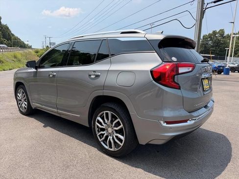Used 2024 GMC Terrain Denali w/ Denali Premium Package AWD/4WD image 5