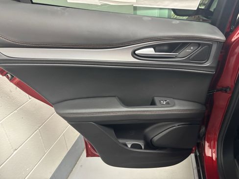 New 2025 Alfa Romeo Stelvio Sprint image 13