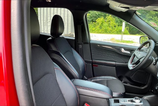 Used 2024 Ford Escape ST-Line w/ Tech Pack #1 AWD/4WD image 7