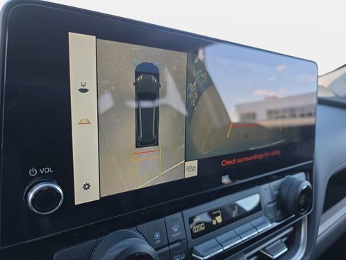 Used 2025 Toyota Grand Highlander AWD image 24