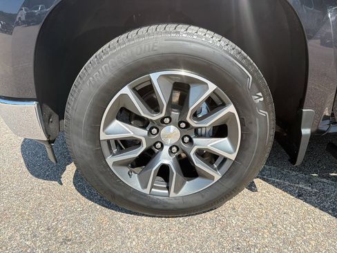 Certified 2023 Chevrolet Silverado 1500 LT AWD/4WD image 27