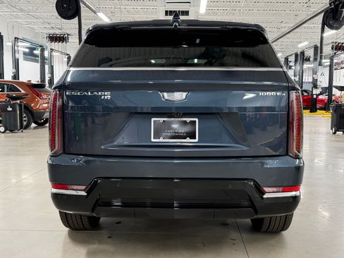 Used 2025 Cadillac Escalade IQ Luxury 1 AWD/4WD image 10