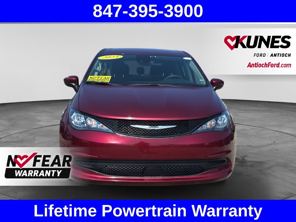 Used 2023 Chrysler Voyager LX FWD image 2