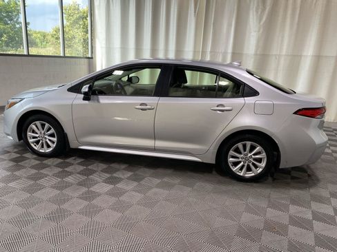 Used 2024 Toyota Corolla LE w/ LE Convenience Package FWD image 4
