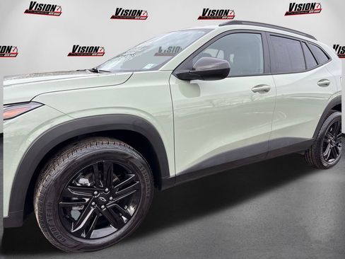 Used 2025 Chevrolet Trax ACTIV w/ Driver Confidence Package image 12