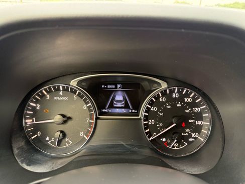 Used 2019 Nissan Pathfinder Platinum AWD/4WD image 16