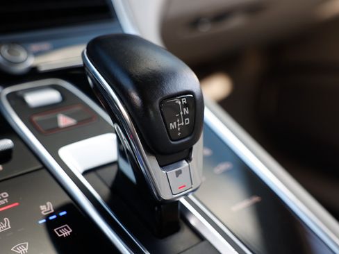 Used 2020 Porsche Panamera image 38