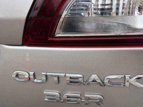 Used 2016 Subaru Outback 3.6R Limited image 29