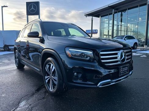Used 2025 Mercedes-Benz GLB 250 4MATIC image 1
