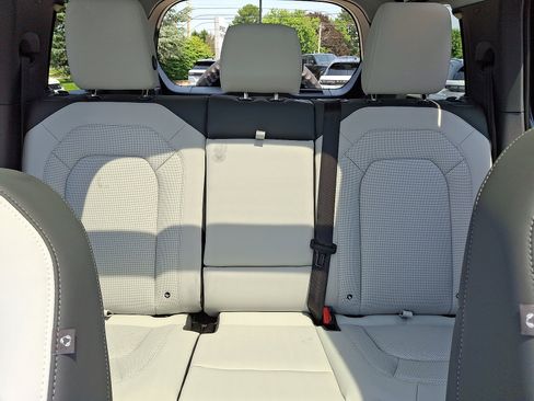 Used 2025 Land Rover Defender 110 S image 16