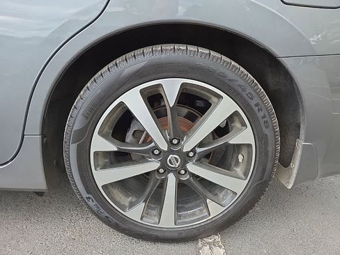 Used 2018 Nissan Altima 2.5 SR FWD image 9