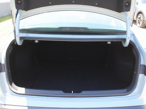 New 2025 Kia K4 LXS image 10