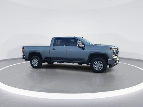 Used 2024 Chevrolet Silverado 2500 LTZ AWD/4WD image 2