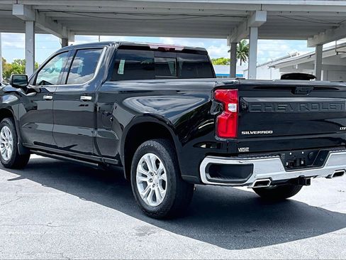 Certified 2022 Chevrolet Silverado 1500 LTZ w/ LTZ Premium Package AWD/4WD image 3