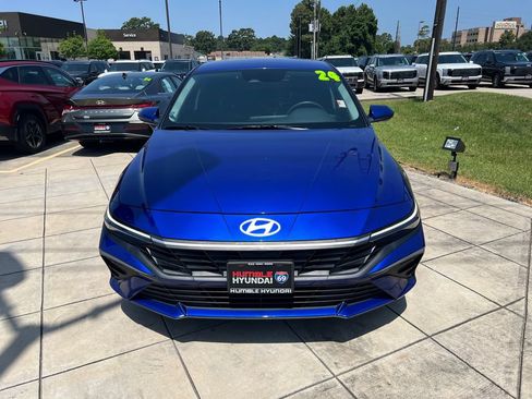 Used 2024 Hyundai Elantra SEL FWD image 2