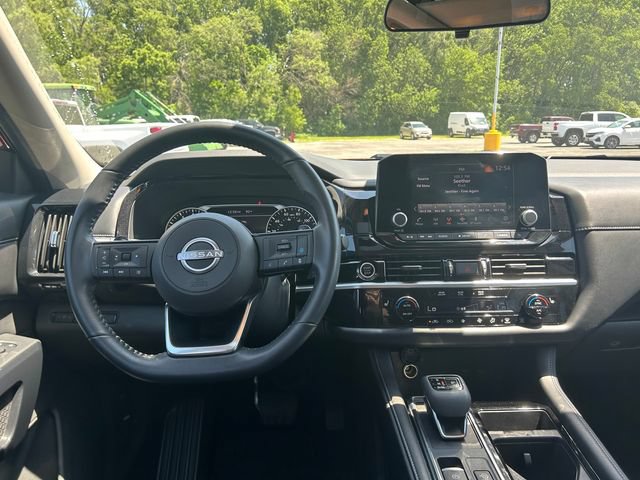 Used 2023 Nissan Pathfinder SV w/ SV Premium Package AWD/4WD image 48