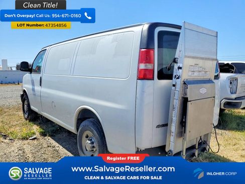Used 2017 Chevrolet Express 2500 image 3