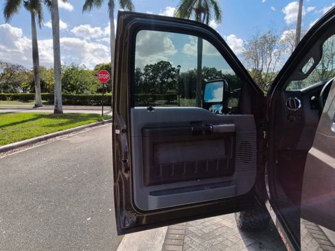 Used 2015 Ford F250 XLT w/ XLT Premium Package image 17