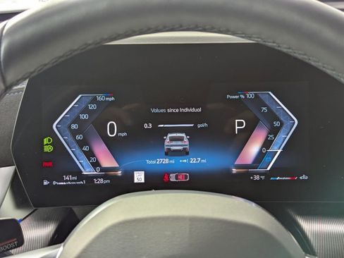 Used 2025 BMW X2 xDrive28i w/ M Sport Package image 9