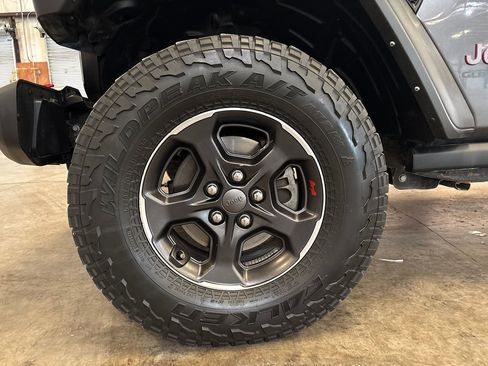 Used 2022 Jeep Gladiator Rubicon w/ Cold Weather Group AWD/4WD image 15