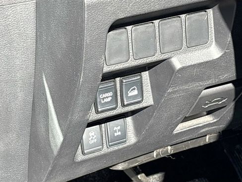 Used 2024 Nissan Frontier PRO-4X w/ Off-Road Protection Package AWD/4WD image 10