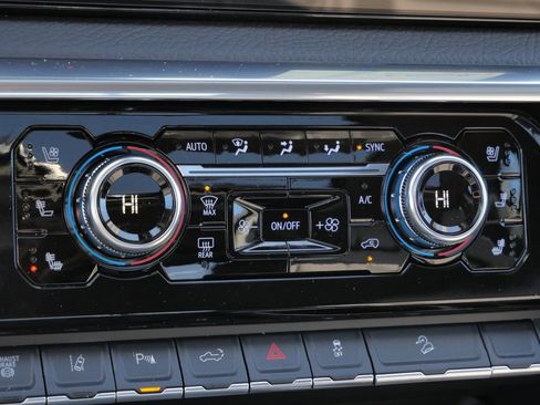 New 2026 GMC Sierra 3500 Denali w/ Denali Reserve Package image 44