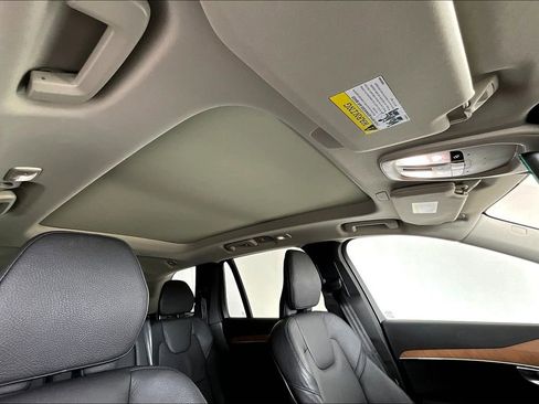 Used 2023 Volvo XC90 B6 Plus image 22