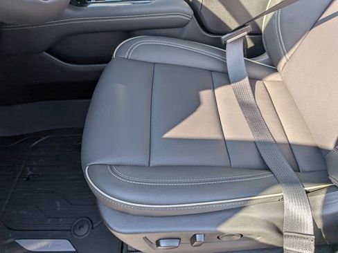 New 2026 GMC Yukon XL Elevation image 22