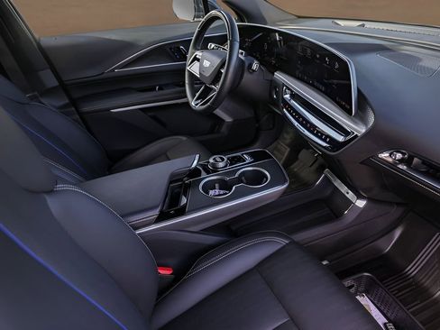 Certified 2025 Cadillac Lyriq Luxury w/ LPO, Floor Liner Package image 30