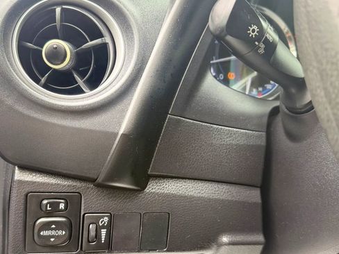 Used 2019 Toyota Corolla LE FWD image 21