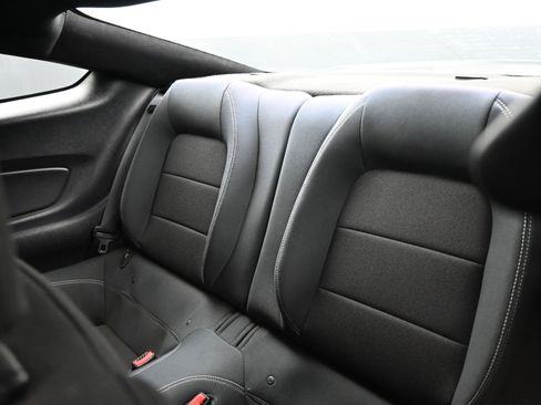 Used 2015 Ford Mustang Coupe image 18