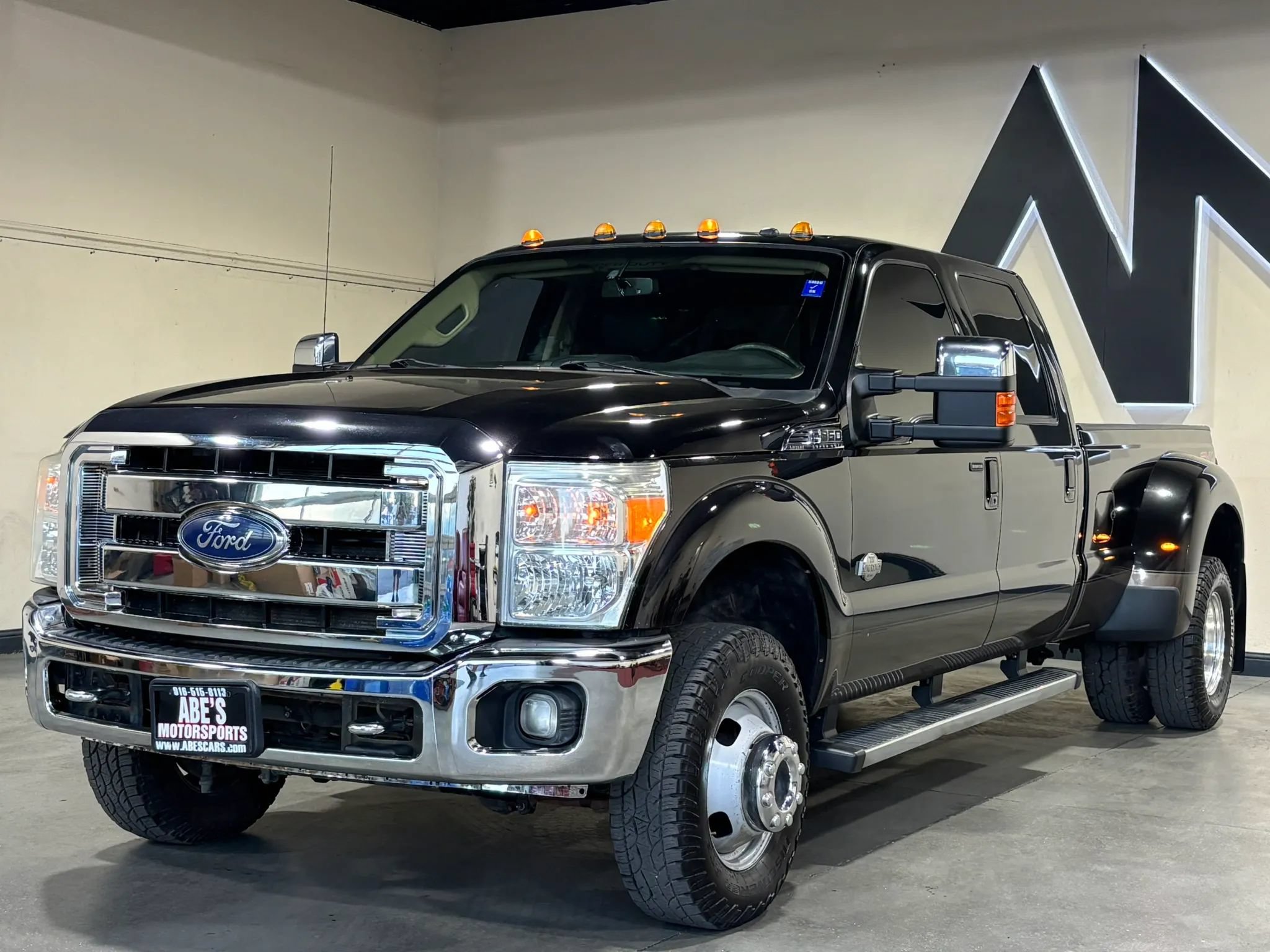 Used 2015 Ford F350 King Ranch w/ FX4 Off-Road Package AWD/4WD image 1
