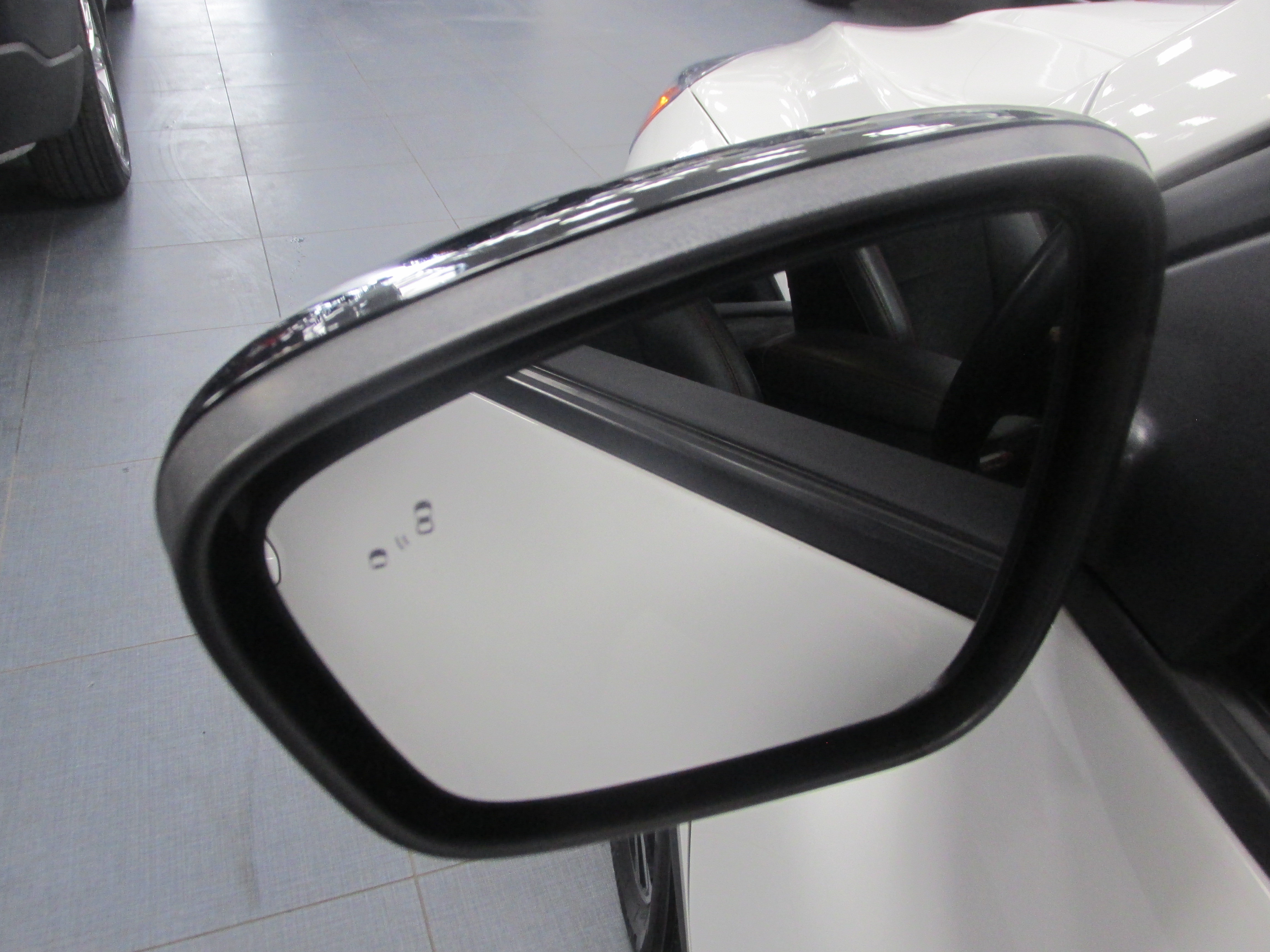 Used 2022 Ford Escape SEL w/ SEL Stealth AWD Package image 18