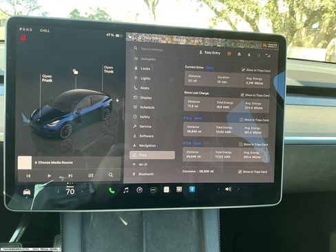 Used 2022 Tesla Model Y Long Range image 7
