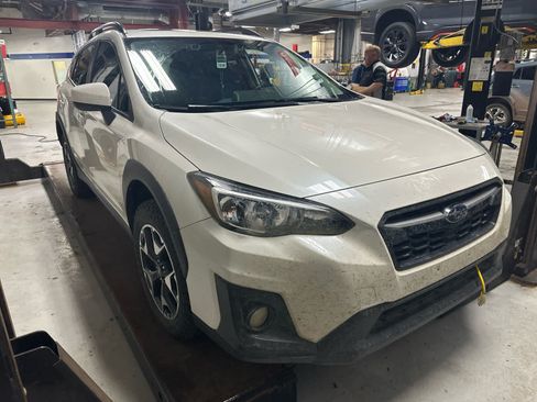 Used 2020 Subaru Crosstrek 2.0i Premium w/ Moonroof Package 2 AWD/4WD image 3