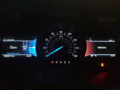 Used 2019 Ford Edge Titanium AWD/4WD image 23