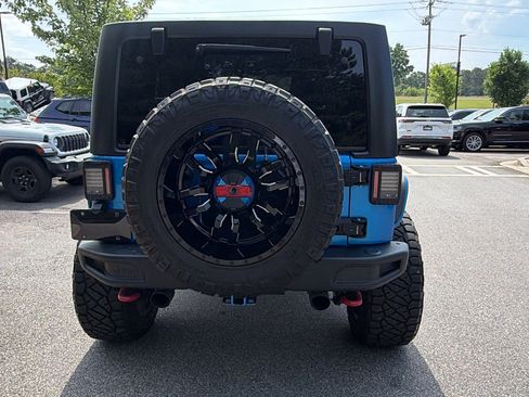 Used 2016 Jeep Wrangler Unlimited Rubicon AWD/4WD image 9