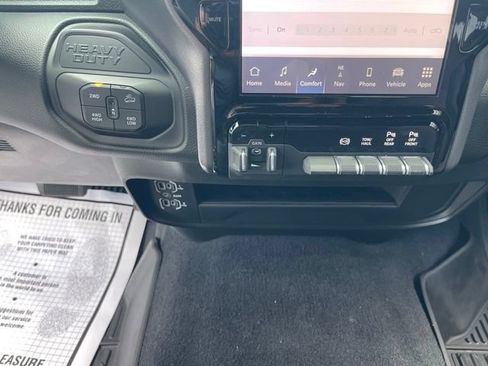 Used 2025 RAM 2500 Big Horn AWD/4WD image 19