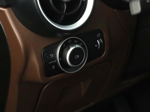 Used 2018 Alfa Romeo Stelvio AWD image 7