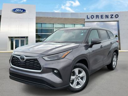 Used 2023 Toyota Highlander LE