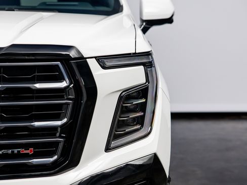 Used 2025 GMC Yukon AT4 w/ AT4 Premium Plus Package image 5