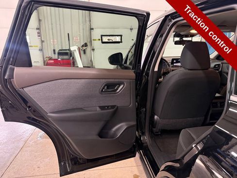 Used 2023 Nissan Rogue S image 29