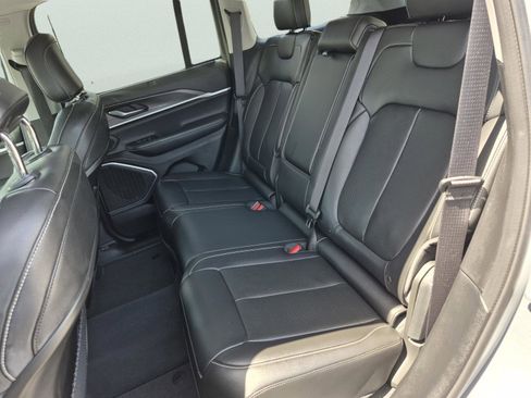 Used 2023 Jeep Grand Cherokee 4WD 4xe w/ Luxury Tech Group II image 20